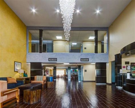Search hotels in Rowlett .